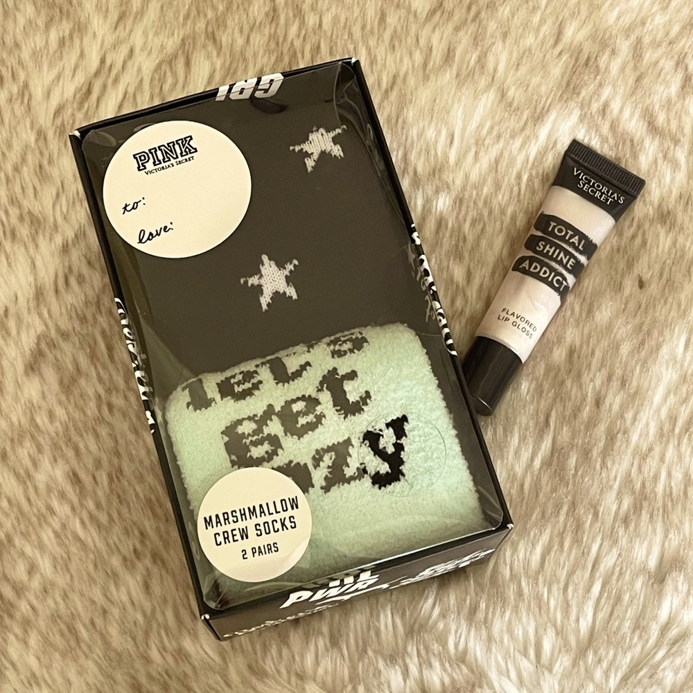 Victoria’s Secret “Let’s Relax” Bundle